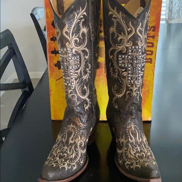 Corral Shoes New Corral Womens Studded Cross Cowboy Boots 95 Poshmark